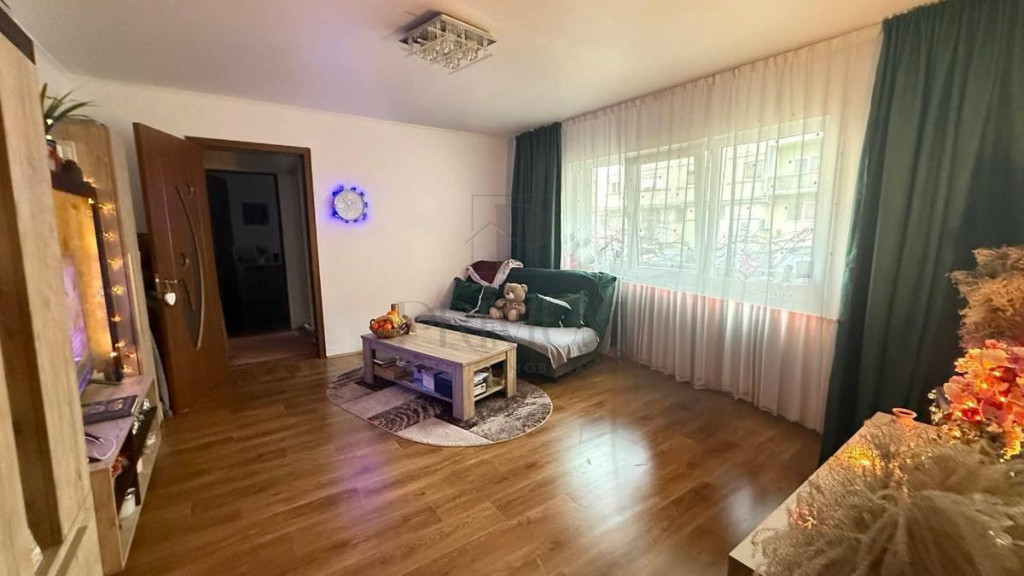Soarelui - 2 Camere - Spatios - Parter inalt