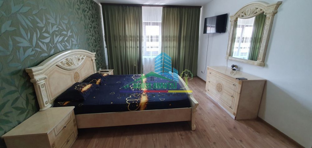 Vand apartament 2 camere 56 mp, zona Piata