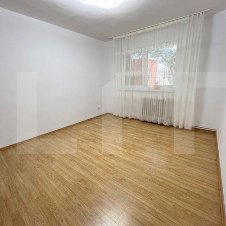 Apartament de 2 camere, parter, zona Primaverii