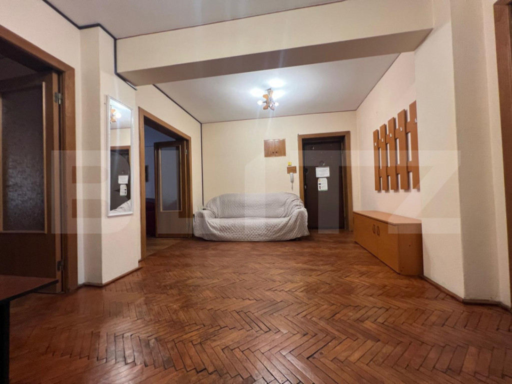 Apartament cu 4 camere, 106 mp, zona Ultracentrala