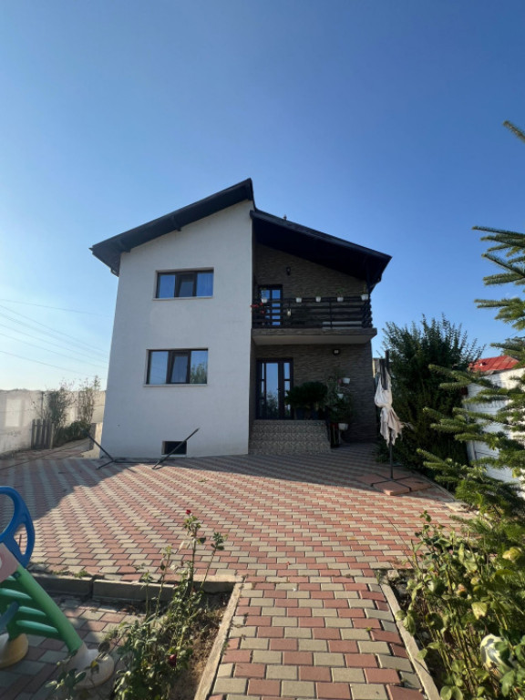 Casă spațioasă 180mp zona Pielesti