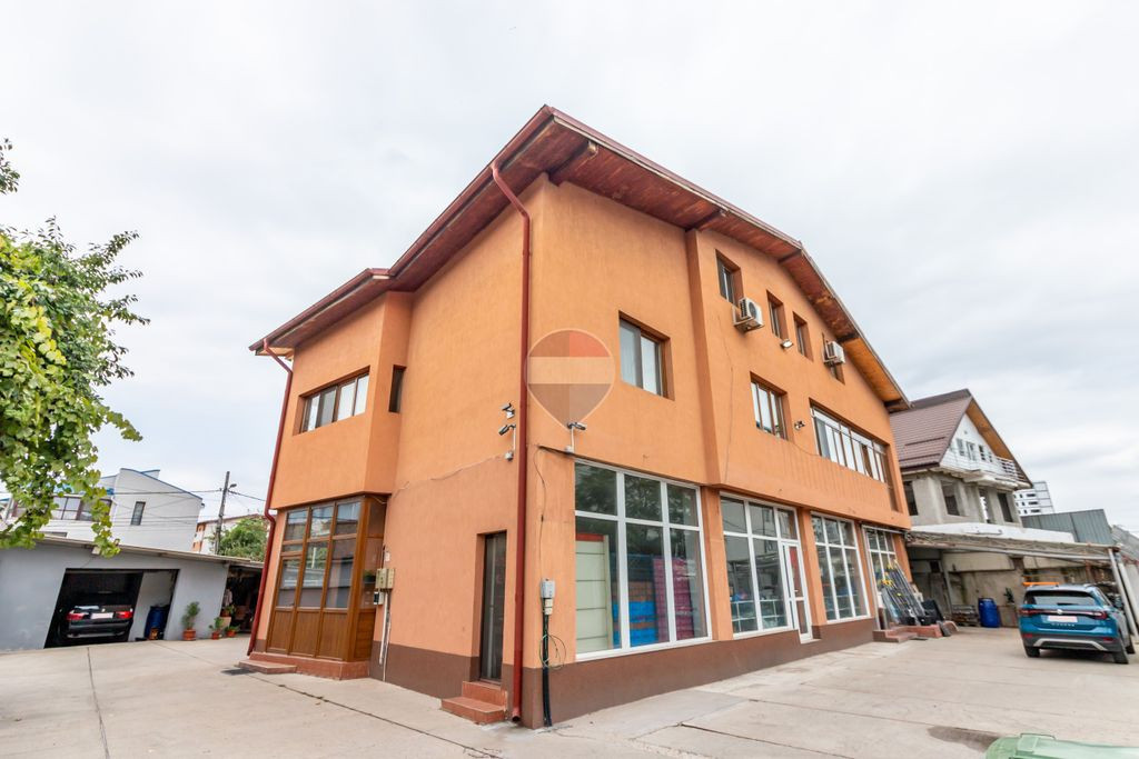 Oferta de vanzare / inchiriere Spatiu comercial 376 mp
