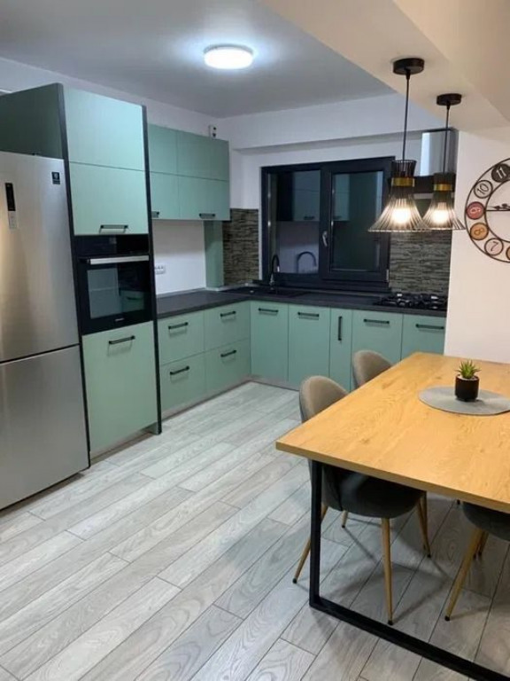 De inchiriat apartament cu 2 camere, Faleza, etaj 3, 2500...
