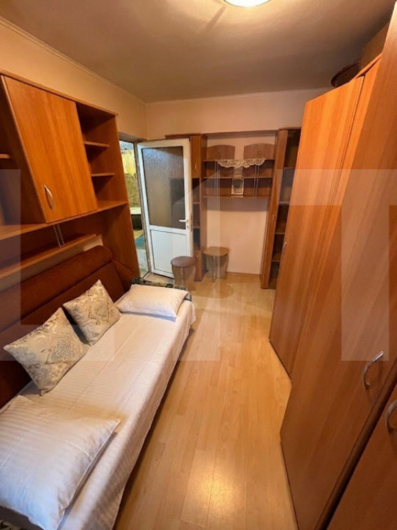 Apartament 3 camere, 64.78 mp, zona Piata Mica DE RENOVAT