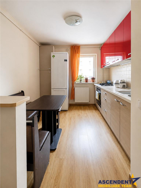 Apartament doua camere, Tractorul