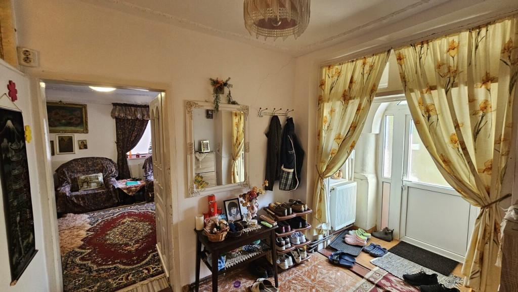 Gageni zona - teren 300mp cu casa batraneasca la 69000 euro