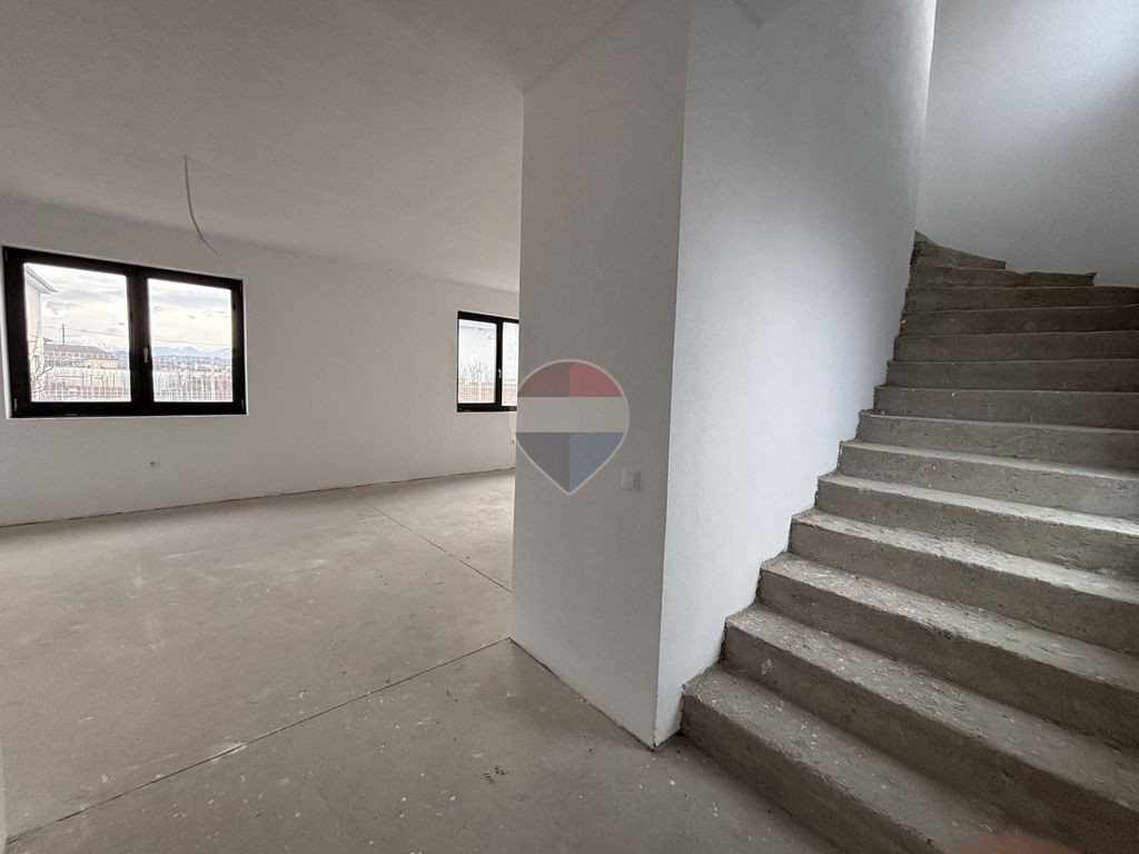Triplex la cheie zona accesibila finisaje dupa dorinta cu...