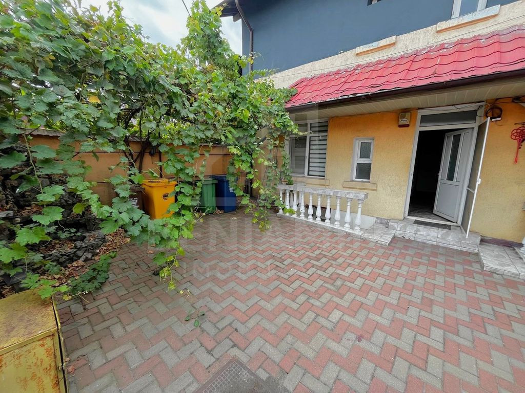 Casa 63mp- 2 Camere-Curte 65mp- Centrala Termica-AC-Zona ...