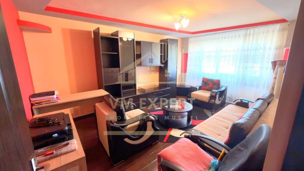 APARTAMENT 3 CAMERE DECOMANDAT ETAJ 4 GRUI CAMPULUNG