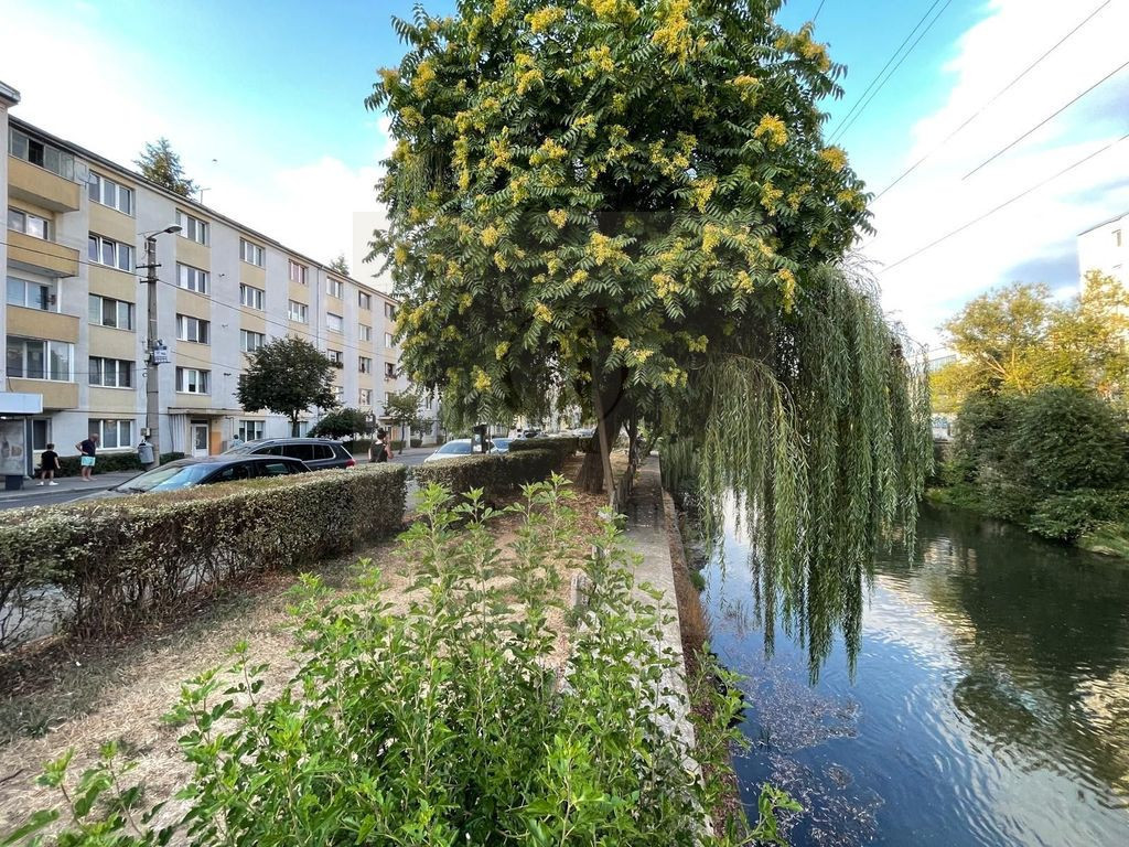 Apartament 2 camere, 46 mp, etaj 3/4, zona Centrală – vedere Someș