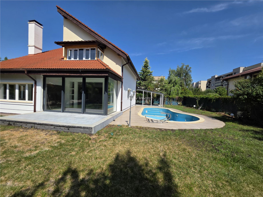 Vila cu piscina - Pipera - 5 camere - 3 bai - 218mp - 900mp
