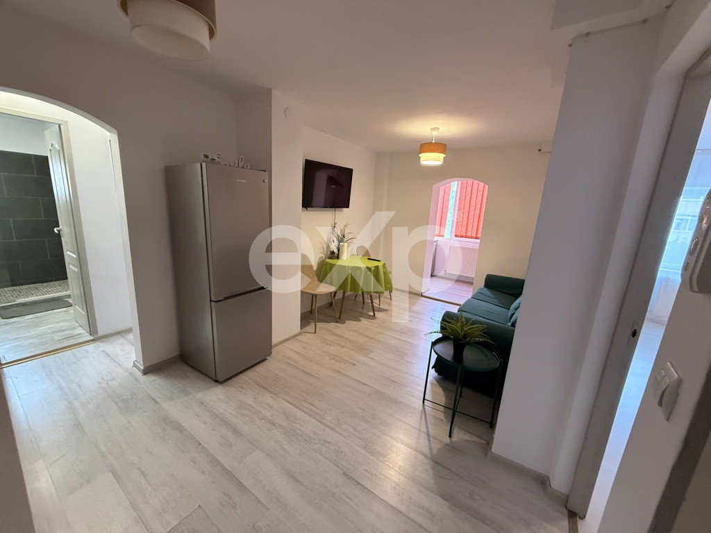 Apartament 2 camere transformat în 3 camere | Central | Eta