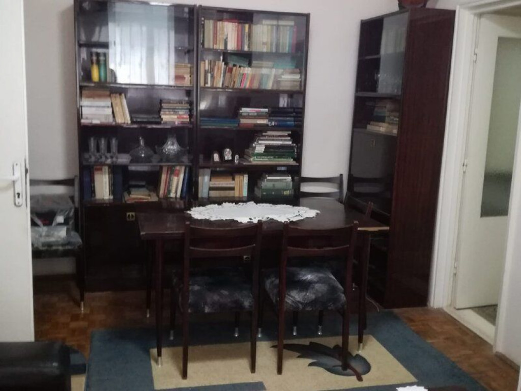 De vanzare apartament cu 2 camere semidecomandate, Mazepa...