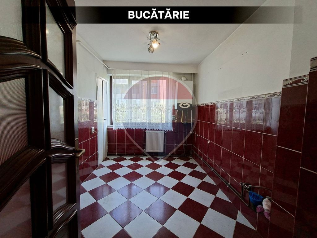 Apartament 4 camere ultracentral, cu beci si garaj – St...