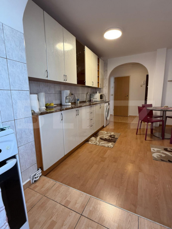 Apartament 2 camere, decomandat, etaj intermediar, lift, zon