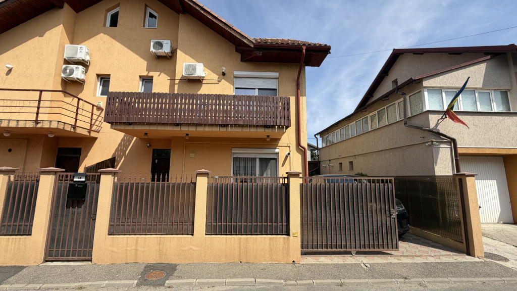 Duplex superb 150 mp construiti , 180 mp teren, Crinului, Ro
