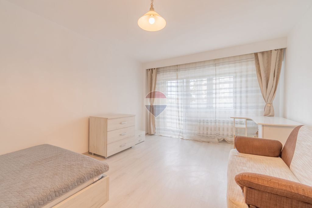 Apartament cu 1 camera de inchiriat Calea Manastur Et.3/8...