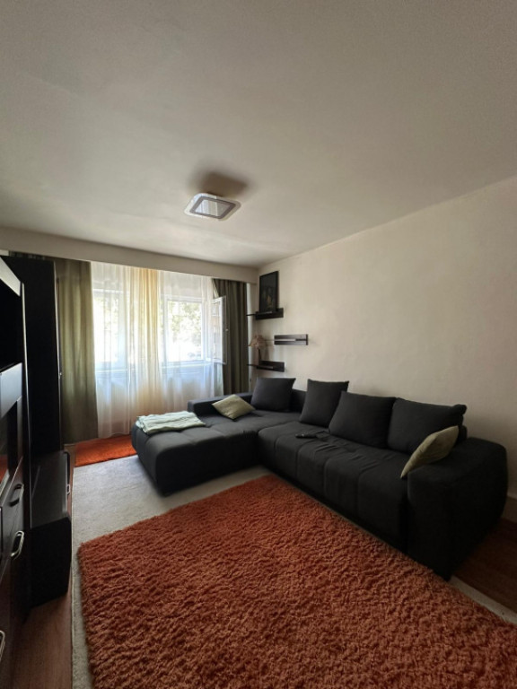 Garsonieră decomandată, 38 mp, Bd. Republicii