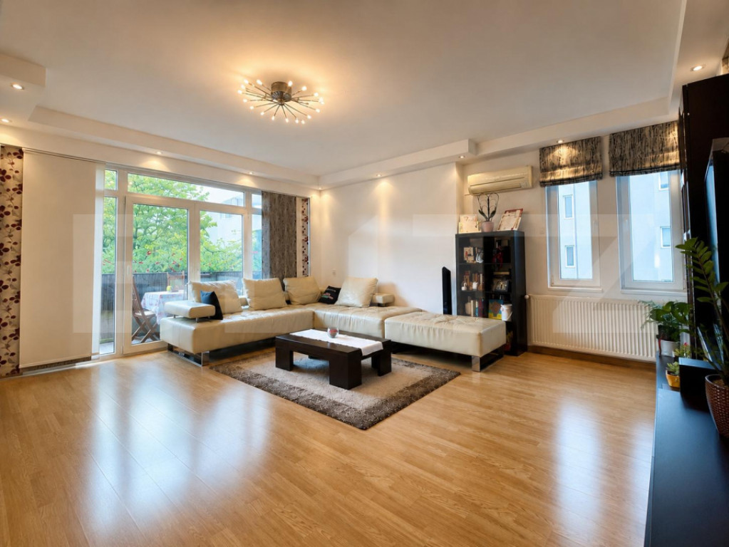 Apartament 3 camere, 90 mp, 2 balcoane si parcare cu CF, zon