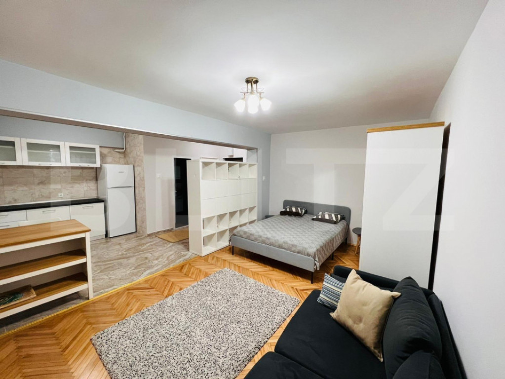 Studio spatios de 45 mp, mobilat modern, zona centrala