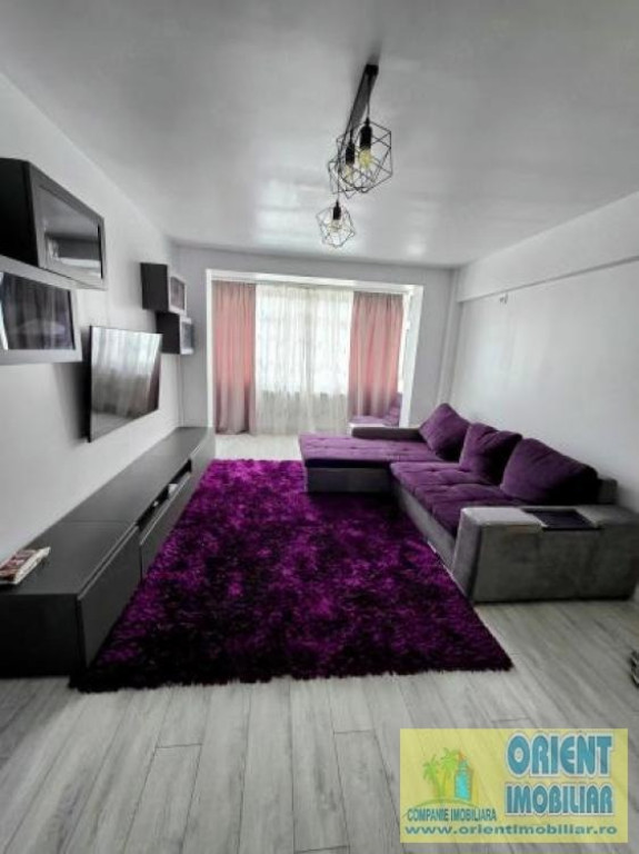 Centru, Tomis Mall, de inchiriat 2 camere, mobilat, gaze