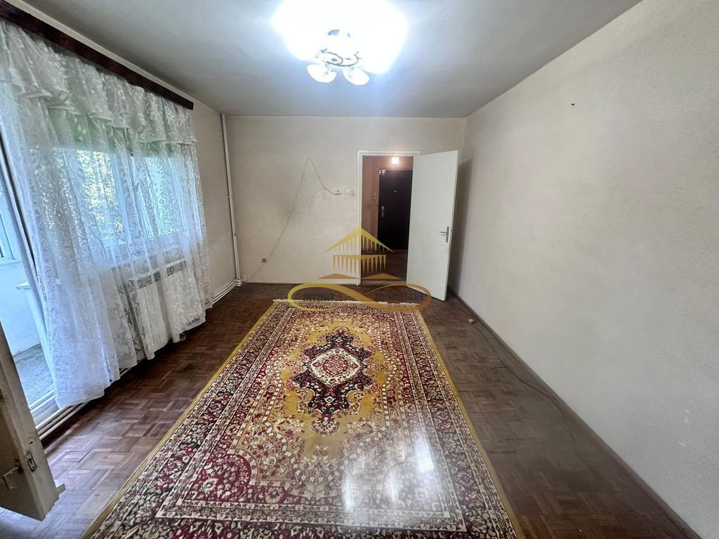 De vanzare apartament 2 camere Bacau