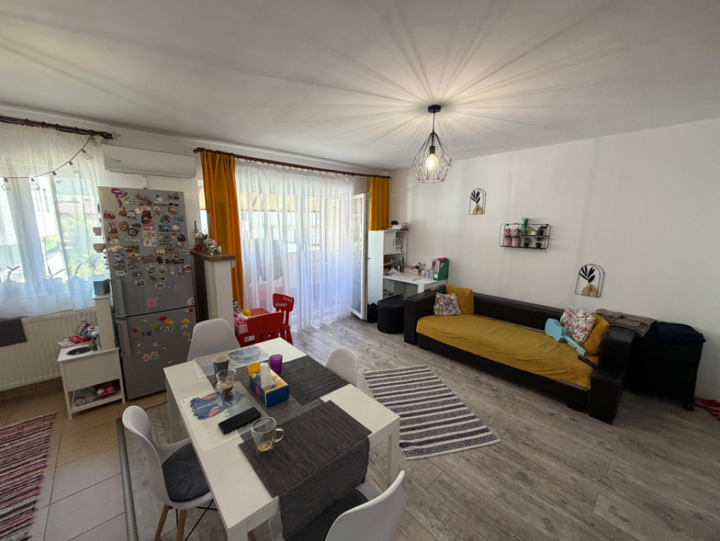 Apartament 2 camere, 49 mp, zona Cetății