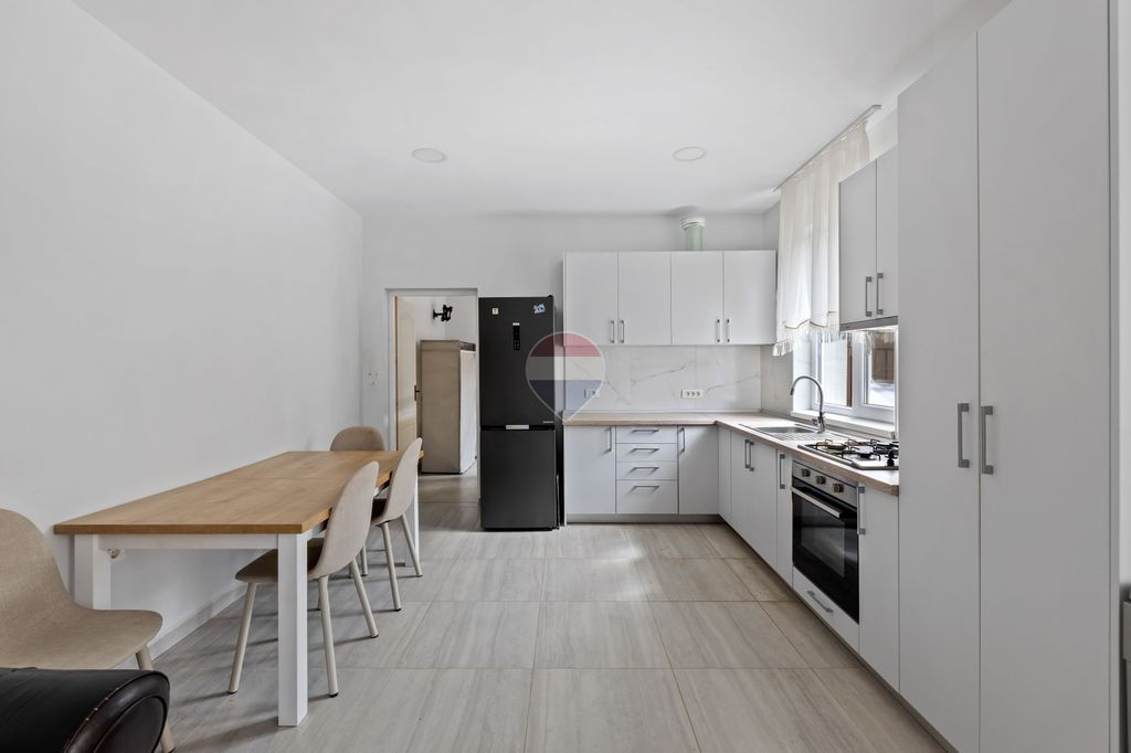 Casă cu 3 camere de închiriat | Zona Boul Roșu | Arad