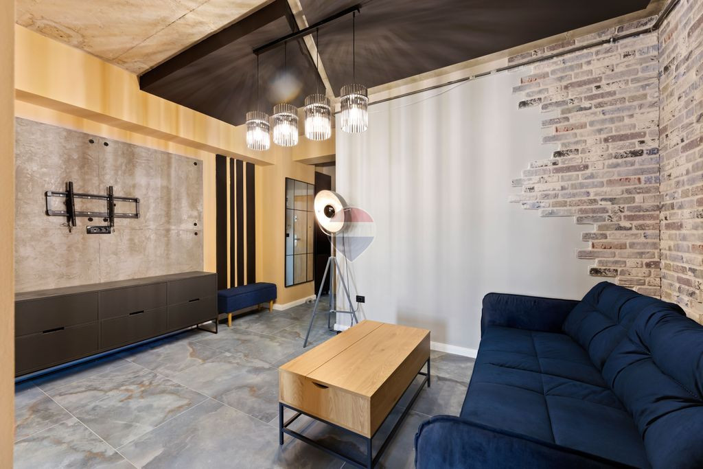 Apartament modern cu 2 camere de închiriat în zona 6 Va...
