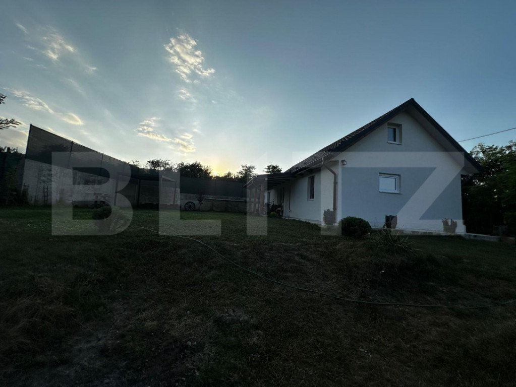 Casa de vanzare, 62 mp, teren 400 mp, doua fronturi, Loc. Bo