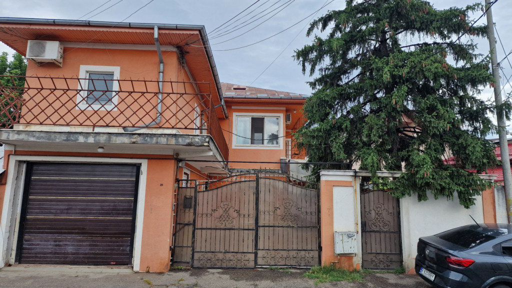 Vila , 300mp utili, ideala afterschool, cazare muncitori str