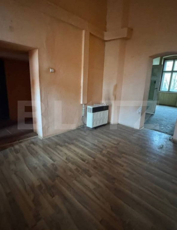 Apartament cu 3 camere ,in zona centrala,89.40mp.