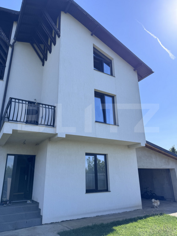 Casa de vanzare, 380 mp, zona Vest