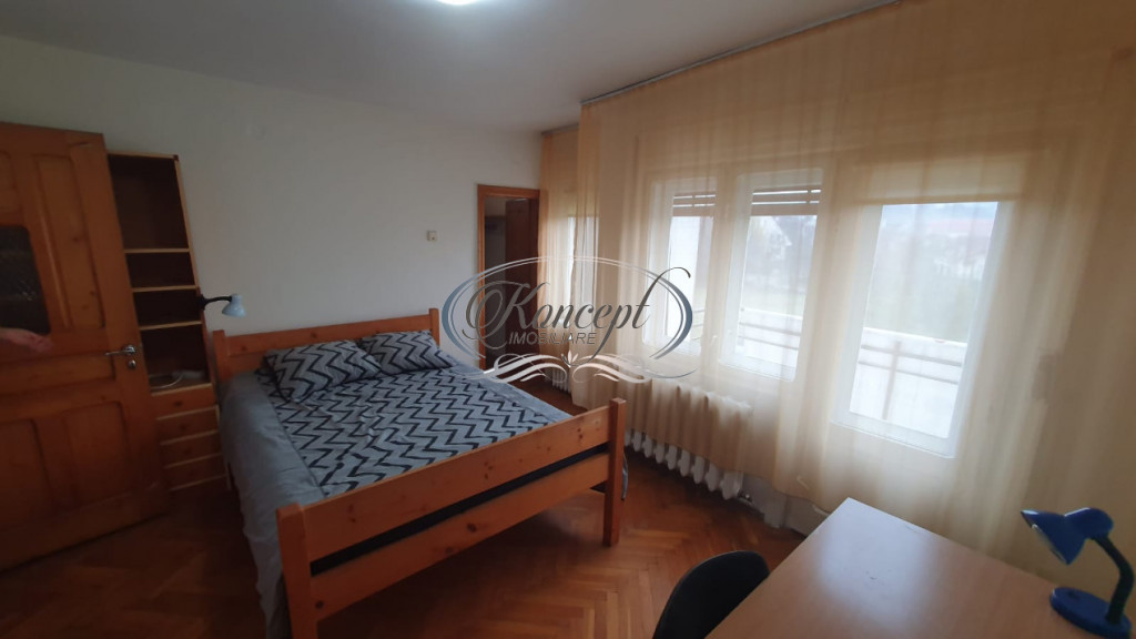 Apartament cu 4 camere in zona UMF