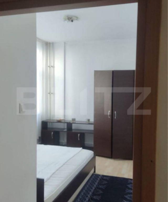 Apartament de 2 camere, decomandat, 67 mp, zona Granit