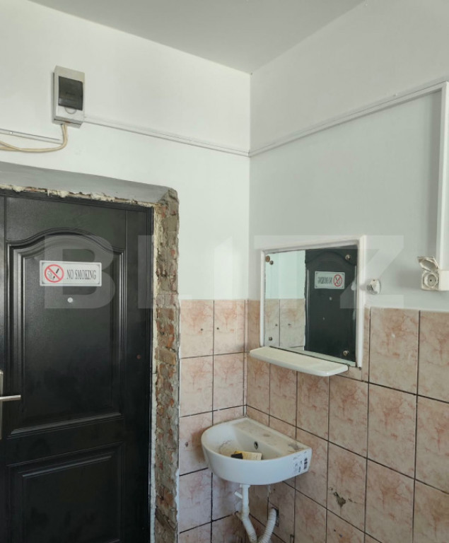 Garsonieră tip cameră de cămin, 12 mp, zona Nicolina –