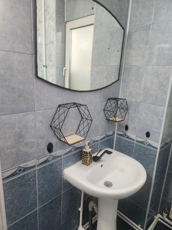 Prima inchiriere garsoniera Colentina Teiul doamnei