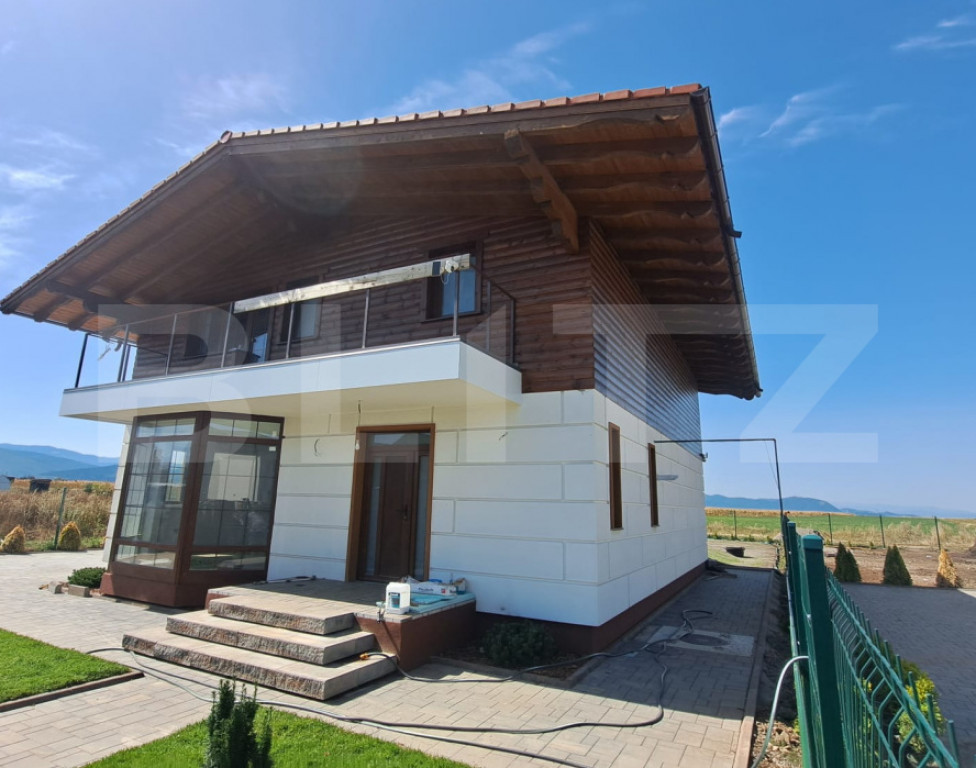 CASĂ DEOSEBITĂ ÎN TĂRLUNGENI | 780 MP TEREN | ~198 MP U