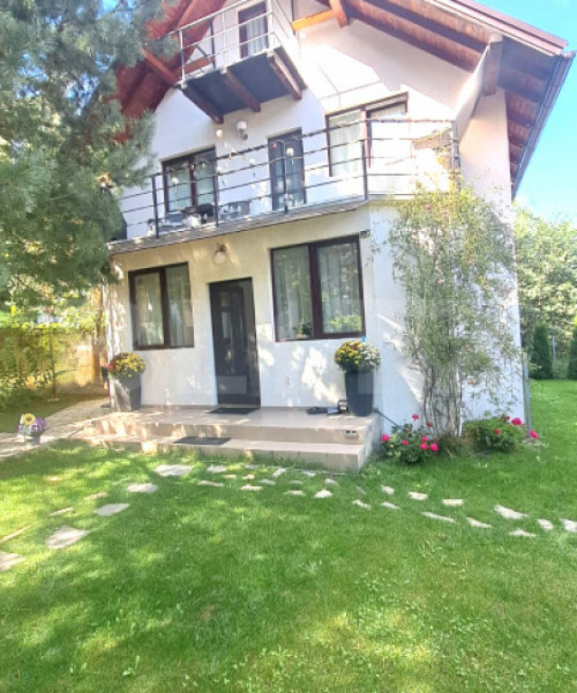 Vila de vanzare, 94 mp, teren 303 mp, zona Bran