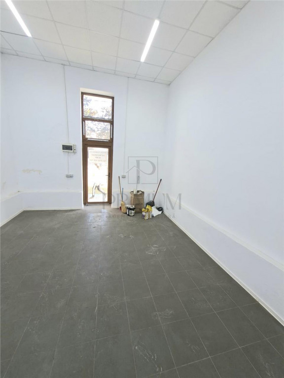 Spatiu comercial cu vitrina si trafic pietonal - Brancoveanu