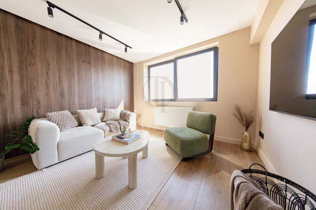 Apartament de vânzare, două camere decomandate în Gheo...
