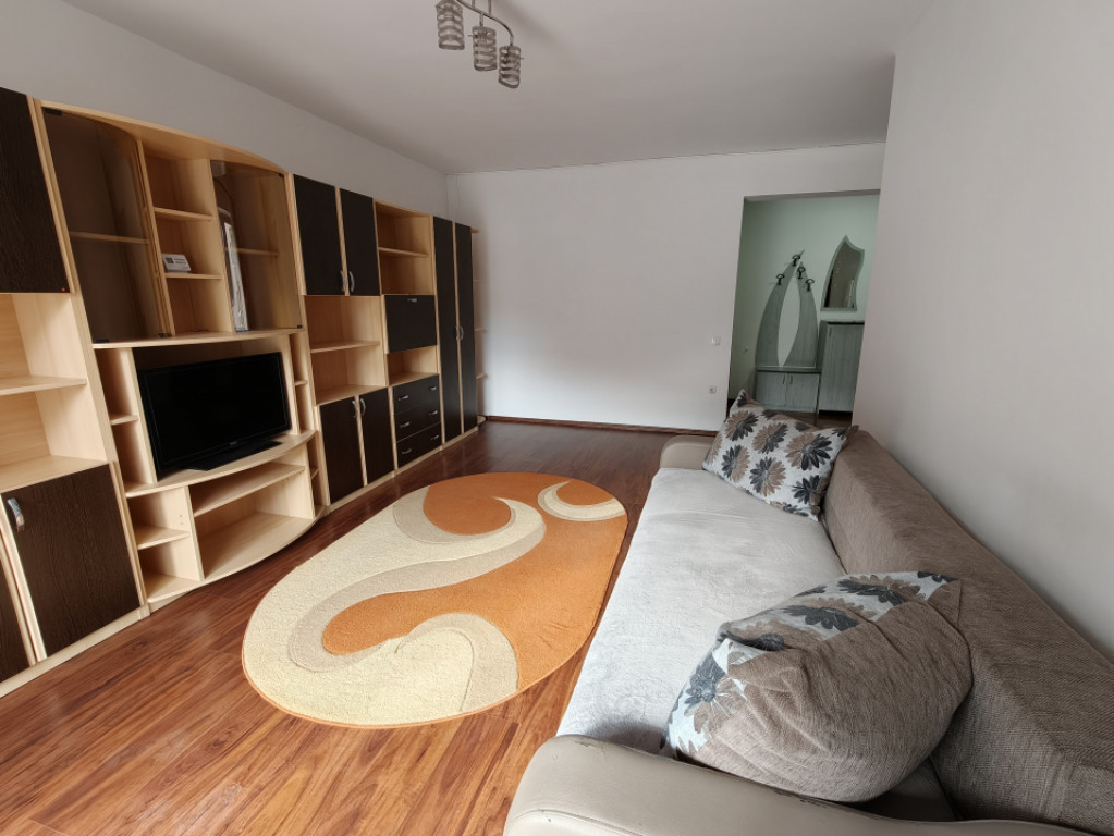 Apartament o cameră, 41 mp, parcare | zona Florilor, Flore?