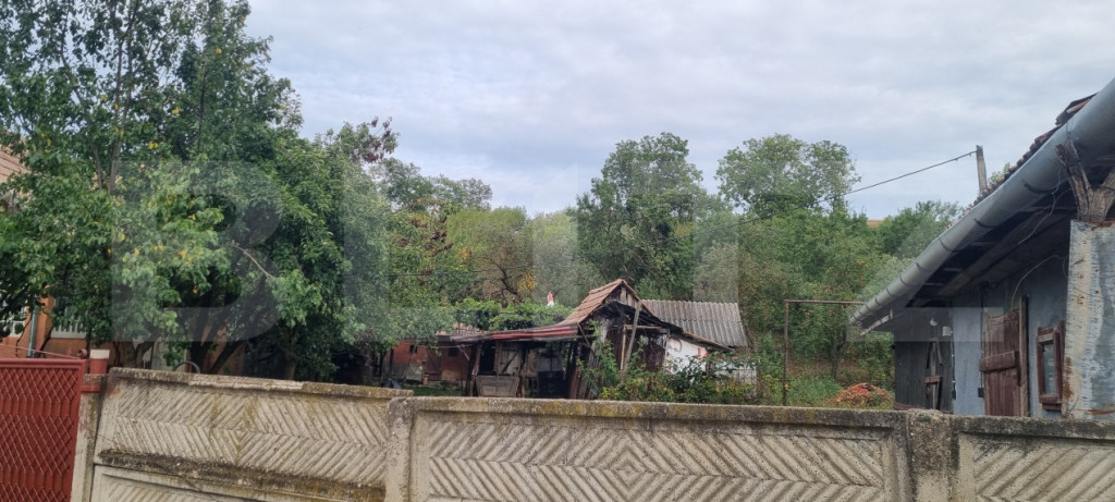 Casa cu doua corpuri
