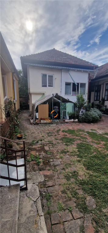 Casa individuala cu 2 apartamente individuale zona Balcescu