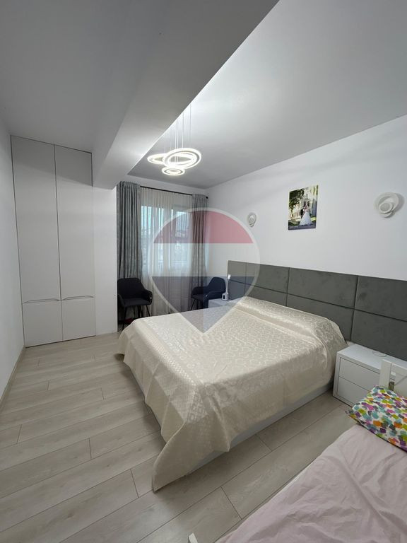 Apartament cu 3 camere de închiriat în zona Central