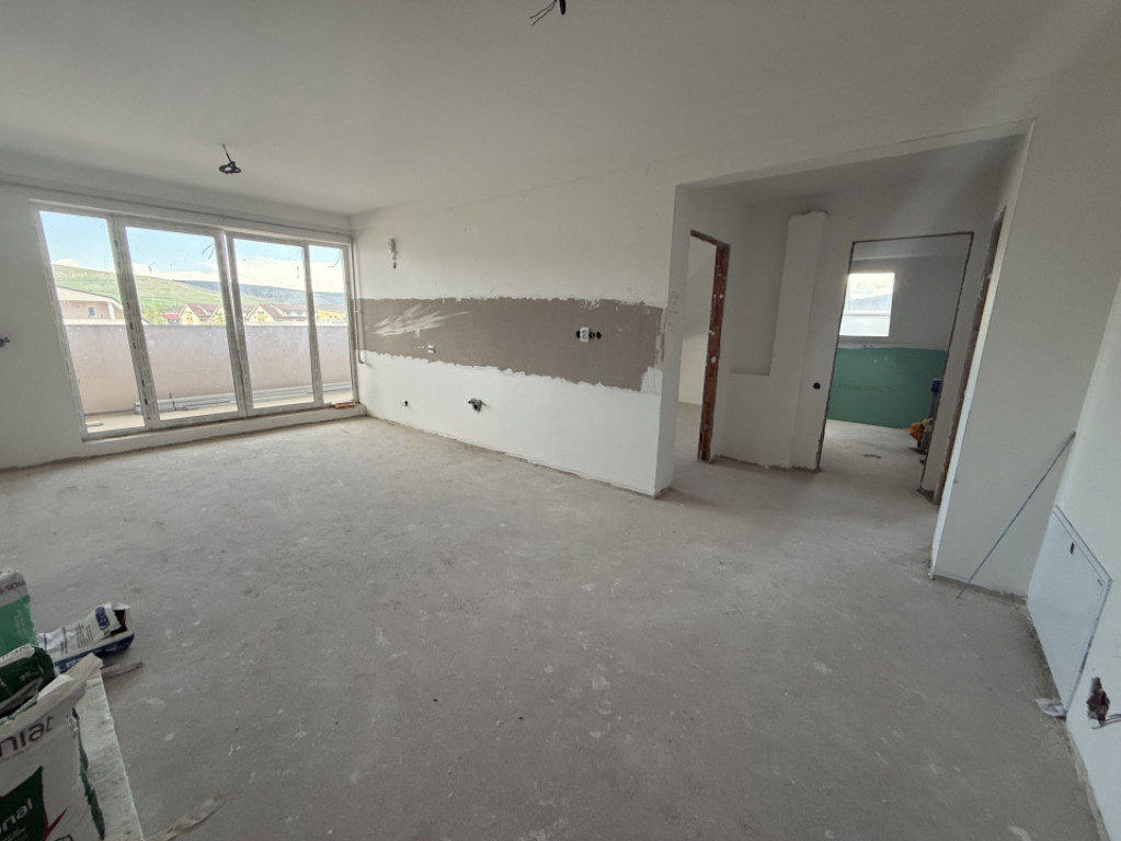 Apartament 4 camere - 78 mp utili - zona Eroilor, Floresti!