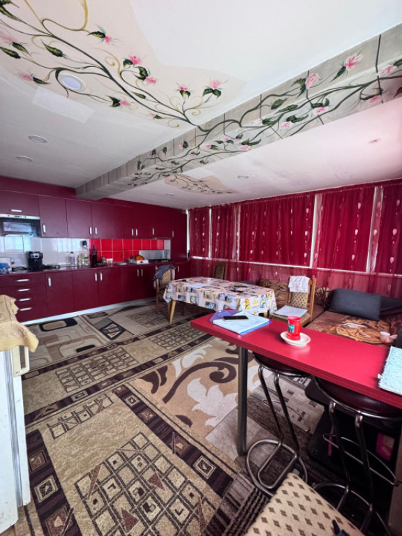 Apartament 4 camere 92 mp, Zona Stejarului