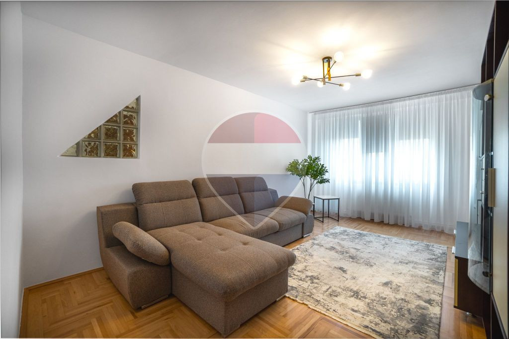 COMISION 0!!! Apartament cu 3 camere, complet renovat, de...