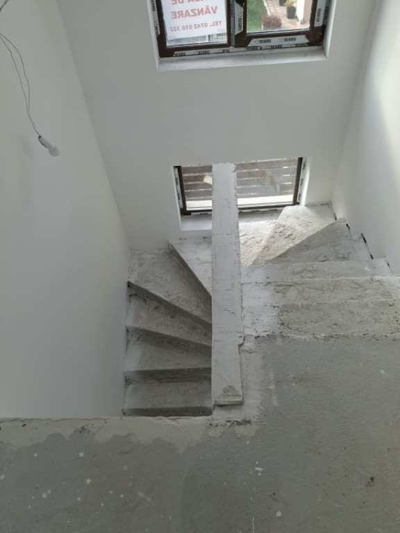 Duplex de vanzare, 103 mp, teren 285 mp, zona Gilau