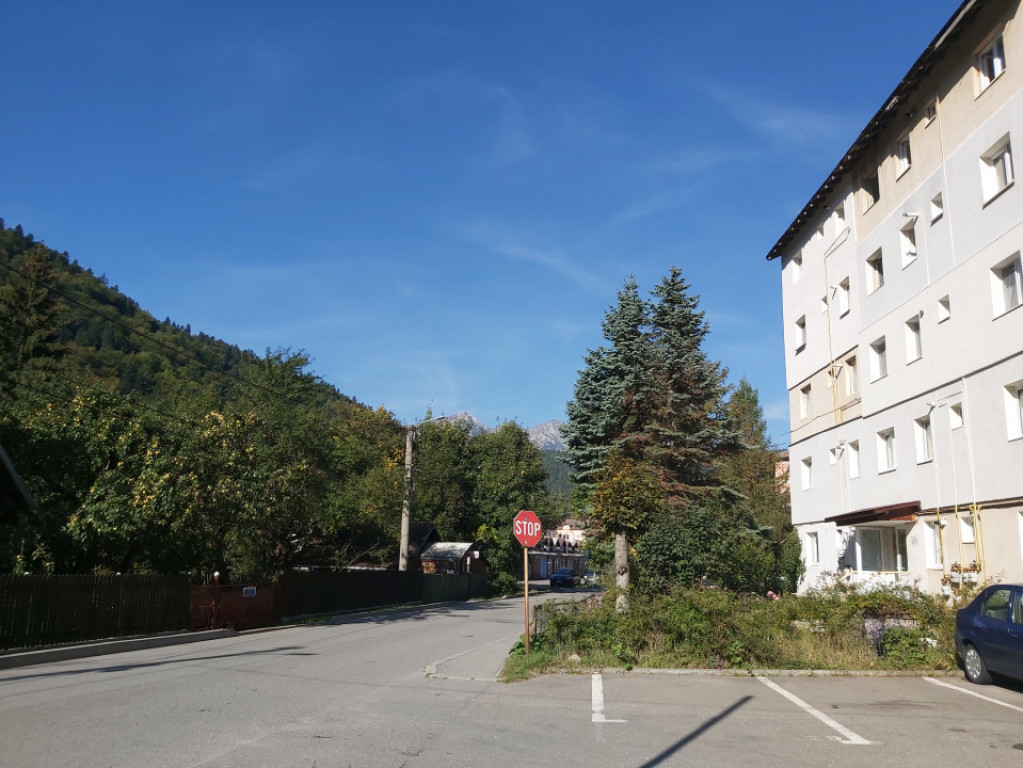 Apartament spațios cu 3 camere decomandate, 70 mp – Zona
